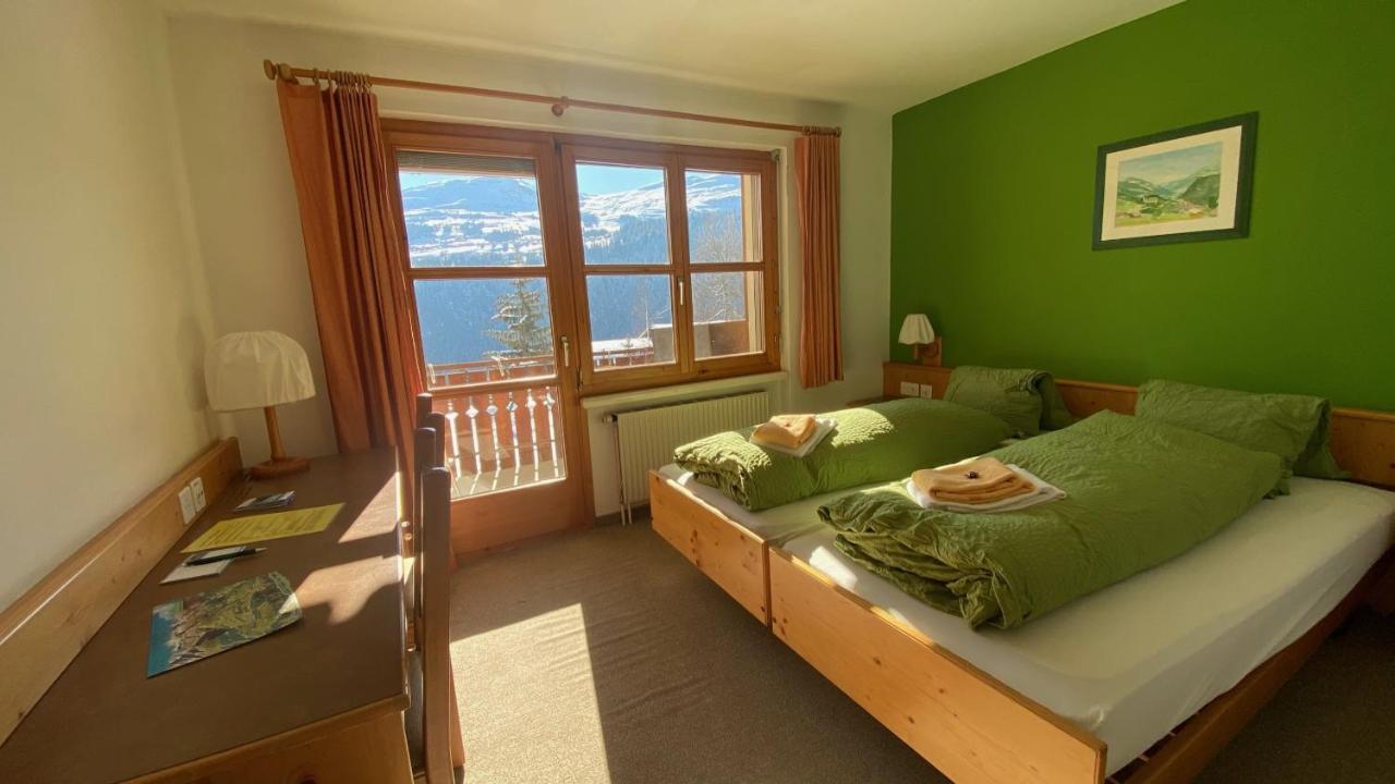 Familien Und Wanderhotel Clarezia Бріґельс Екстер'єр фото