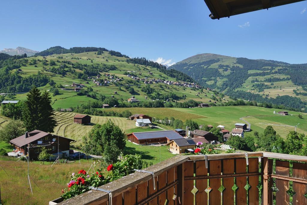 Familien Und Wanderhotel Clarezia Бріґельс Номер фото