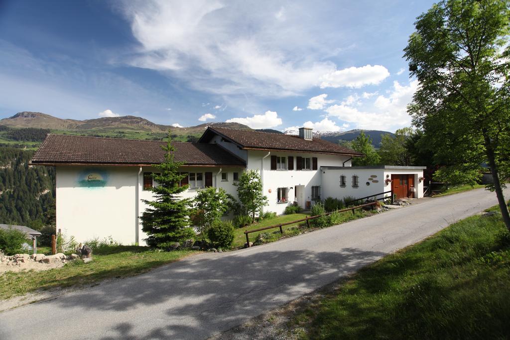 Familien Und Wanderhotel Clarezia Бріґельс Екстер'єр фото